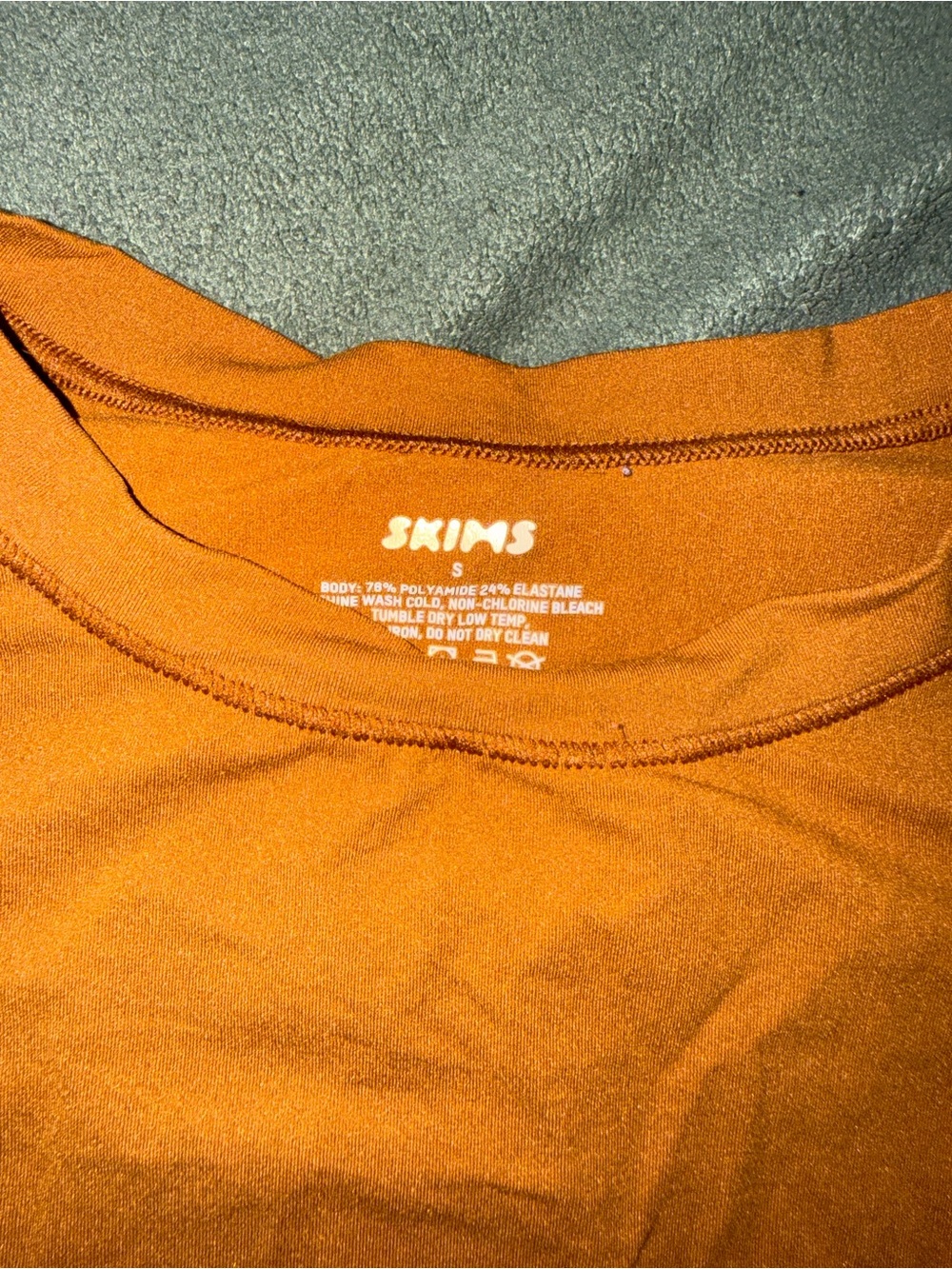 SKIMS Scoop Neck Tee in Burnt Orange